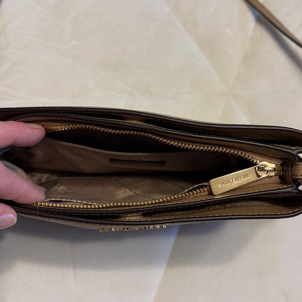 Michael Kors Trisha Beige Leather Crossbody Bag - Picture 5 of 11